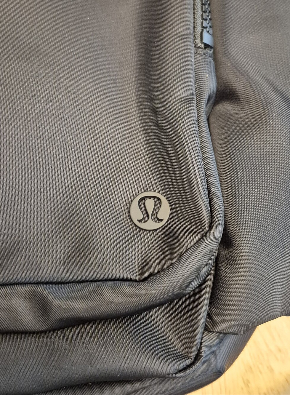 lululemon athletica Men’s Black Everyday Backpack - Picture 4 of 8